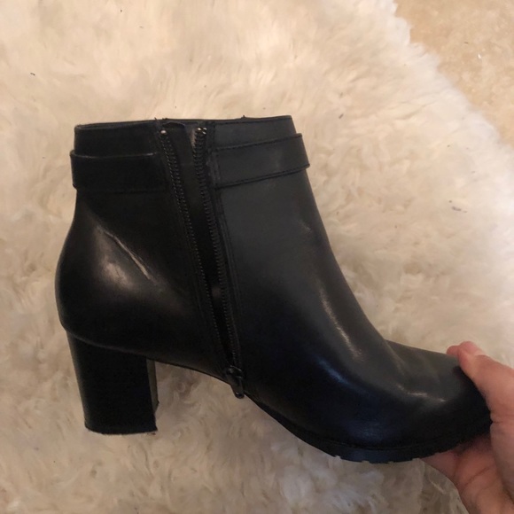 Ankle booties - Picture 3 of 5